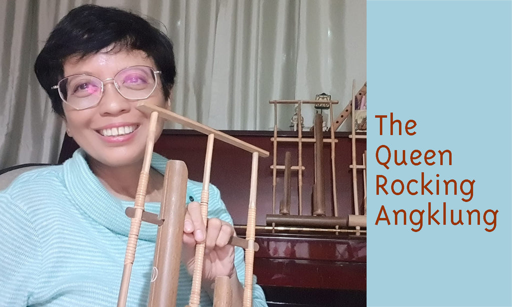 The Queen Rocking Angklung